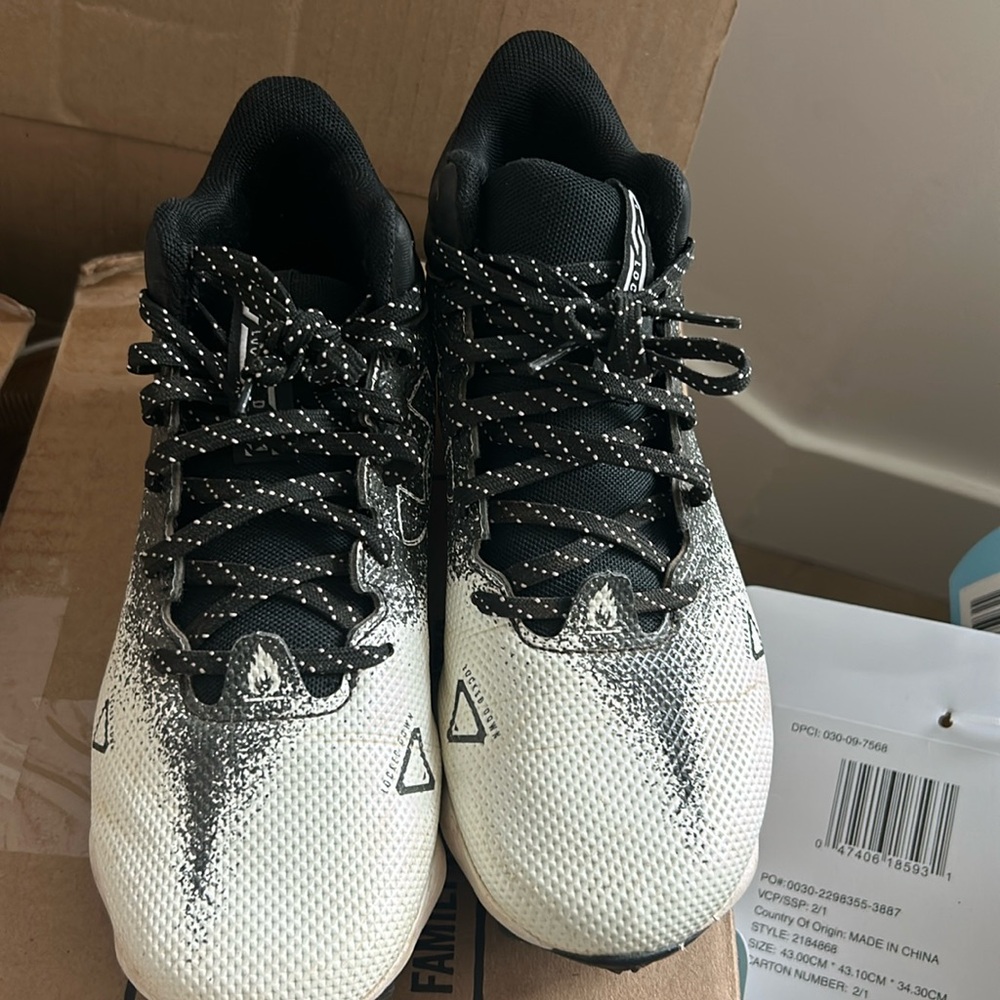 Like new baseball/soccer cleats